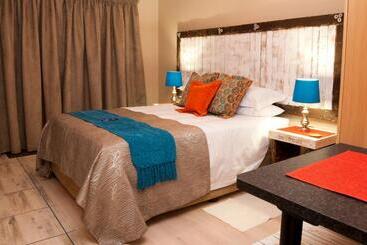 פנסיון Country Park Guest House   Muldersdrift