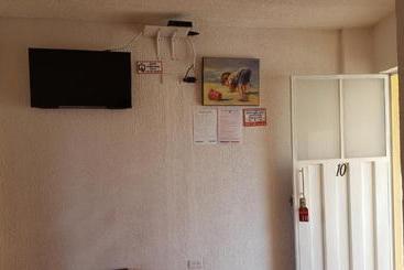 پانسیون Hostal La Joya