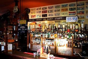 Pension Alfa & Whisky Pub