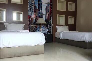 פנסיון Mojokerto Classic Homestay