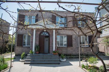 پانسیون Olimpo Guest House