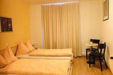 ユースホステル Gasthaus Zum Löwen