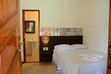پانسیون Aquario Pousada Hostel   Night Club