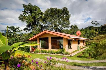 پانسیون Encantada Guest House