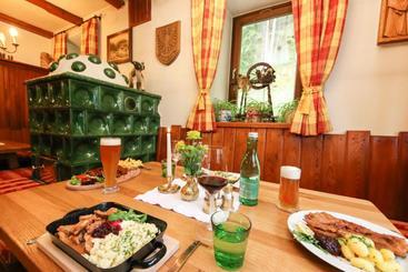 بنسيون Gasthof St. Adolari