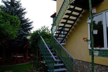 پانسیون Grill Garten Vendégház