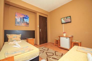 پانسیون Guest House Amore