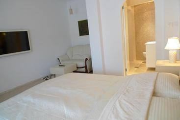 پانسیون Guest House Perla