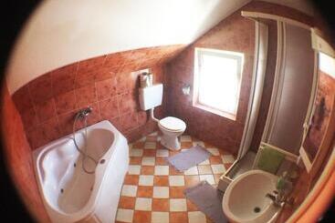 پانسیون Guest House Pikapolonca