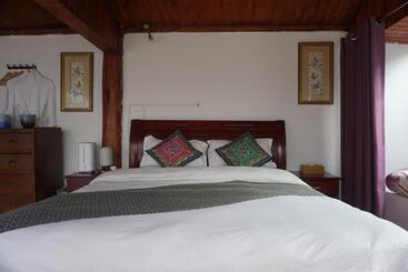 Пансион Jayden Naxi Lodge臣安土木纳西小院 Namaste