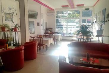 پانسیون Rooms Villa Luigi