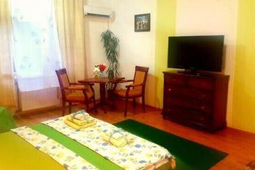 پانسیون Rooms Villa Luigi