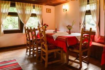 پانسیون Strannopriemnitsa Guest House