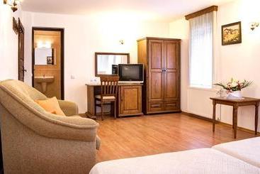 پانسیون Strannopriemnitsa Guest House