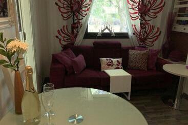 מלון דירות Raita House