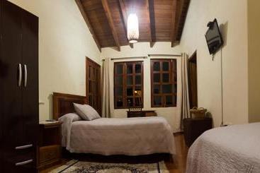 هاستل Hosteria San Carlos Tababela