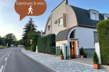 پانسیون Garni Expo