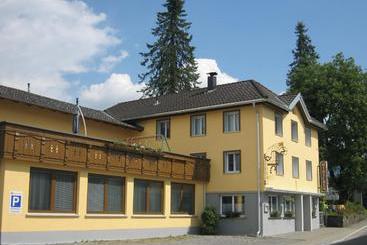 بنسيون Gasthof Hirschen