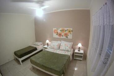 ペンション Pousada Golden House   Próxima Ao Thermas No Centro De Aguas