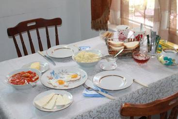 پانسیون Tlt Guest House