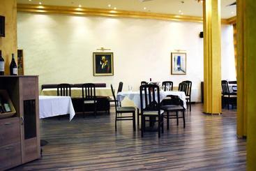 Aparthotel Vris