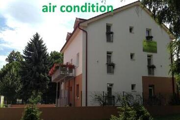 بنسيون Park   2 Izbové Apartmány Na Prenájom