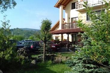 پانسیون Camves Inn