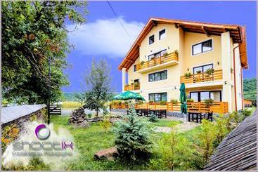 پانسیون Camves Inn