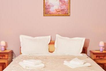 پانسیون Camves Inn