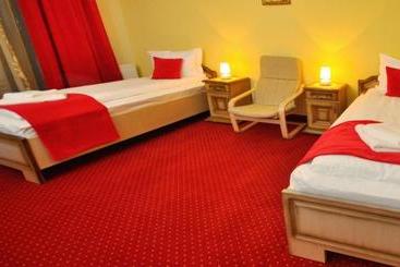 پانسیون Camves Inn