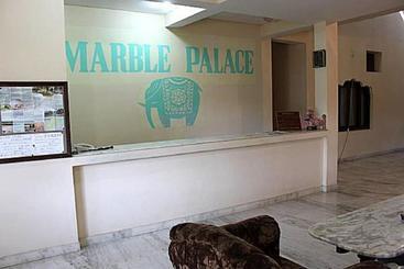 پانسیون Marble Palace