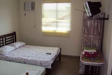 ペンション Skandalo Pub Pousada