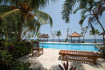 פנסיון Tanjung Alam