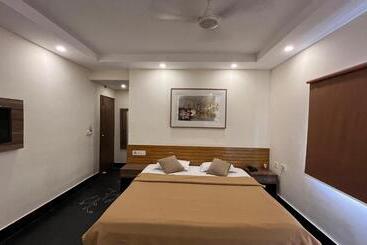 بنسيون Wise Owl Comfotel