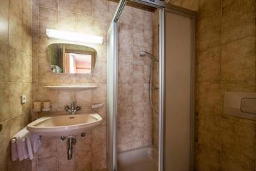 تختخواب و صبحانه Gästehaus Rauch