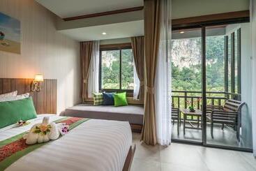 호텔 Andaman Breeze Resort   Sha Plus