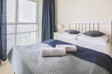 هتل Poznan Apartments Towarowa