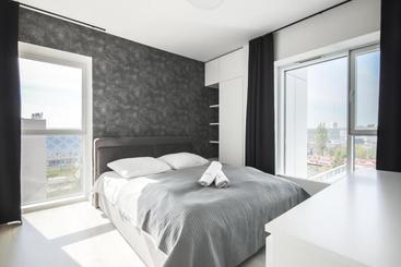 هتل Poznan Apartments Towarowa