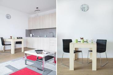 هتل Poznan Apartments Towarowa