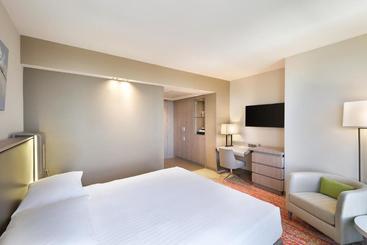 Park Mall Hotel & Conference Center