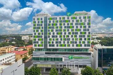 هتل Holiday Inn & Suites Saigon Airport, An Ihg