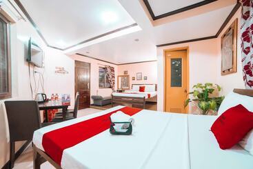 בית מלון כפרי Reddoorz At Tagaytay Road