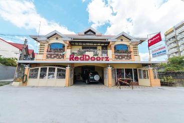هتل Reddoorz At La Casa Guesthouse Former Reddoorz At Tamarind Street Angeles City