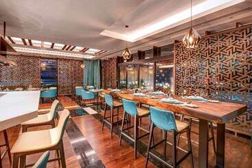 Novotel Sharjah Expo Centre