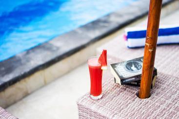 پانسیون Arya Inn Enny Salon And Spa