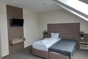 پانسیون Penzion A Restaurace U Hroznu