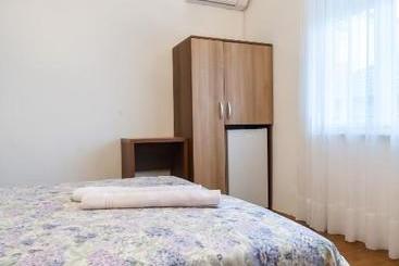 پانسیون Rooms Molabeciri
