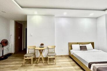 The Jade Hotel Near Tan Son Nhat Airport