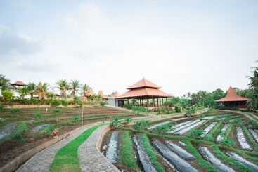 בית מלון כפרי Apple Resort Retreat Spa