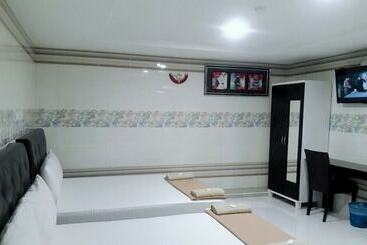 Ark Hotel Melawati
